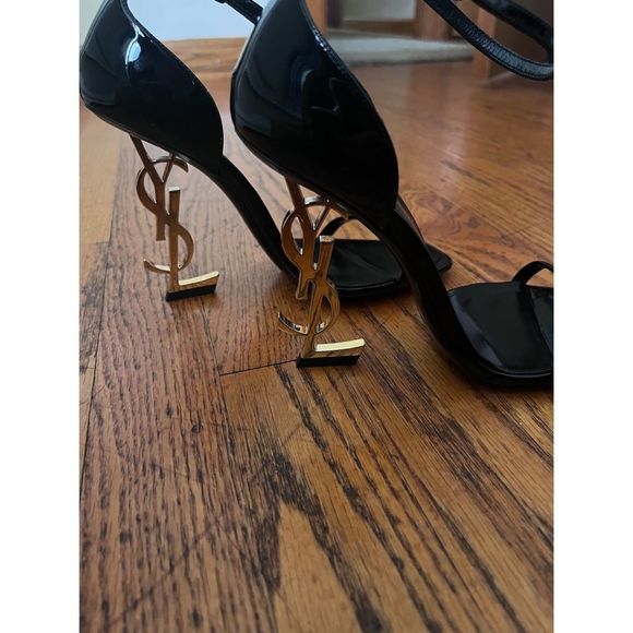 SOLD! YSL OPYUM SANDALS IN PATENT LEATHER WITH GOLD-TONE HEEL - Picture 4 of 5